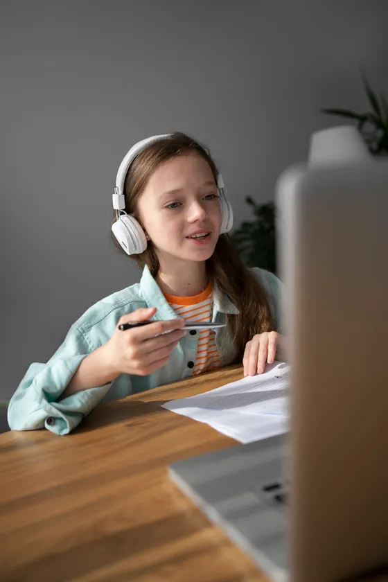 A girl learning with a laptop